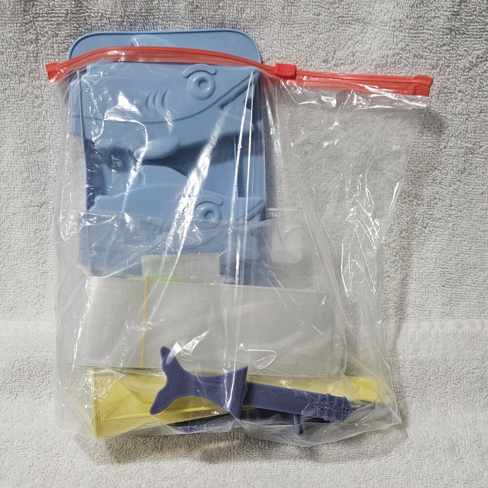 Shark Popsicle Mold 3 Pop Set + 100 Treat Bags & Silicone Ice Pop Sleeve
